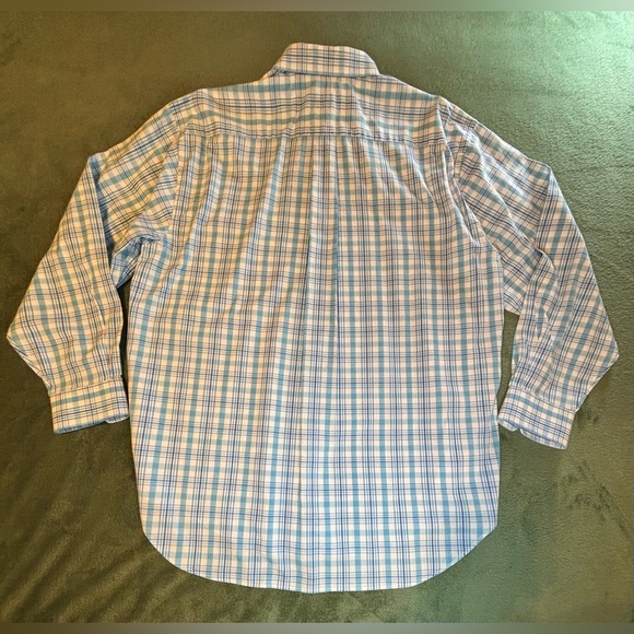 Vineyard Vines Light Blue and White Checkered Whale Shirt, Size: L. (6024) - Picture 3 of 9